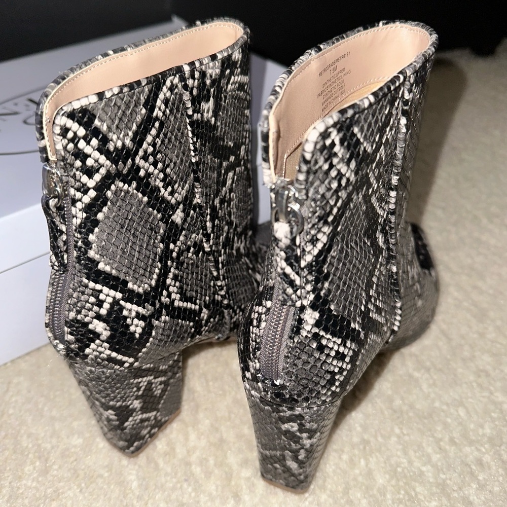 Steve Madden Retrograde Grey Snake Boot Leather H… - image 3